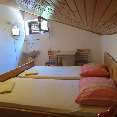 Hi Vandrerhjem Veli Lošinj