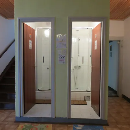 Vandrerhjem Hi *