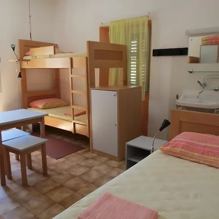 Hostel Hi *